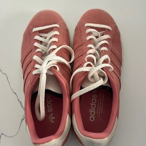 Pink Adidas campus tennis shoe